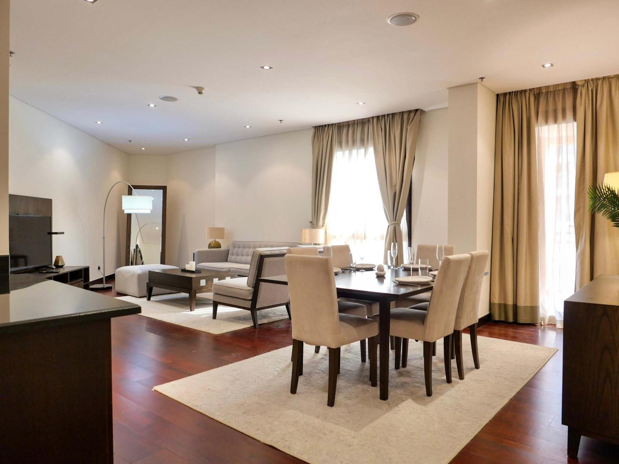 Apartment Waterfront 2br With Sea Views
