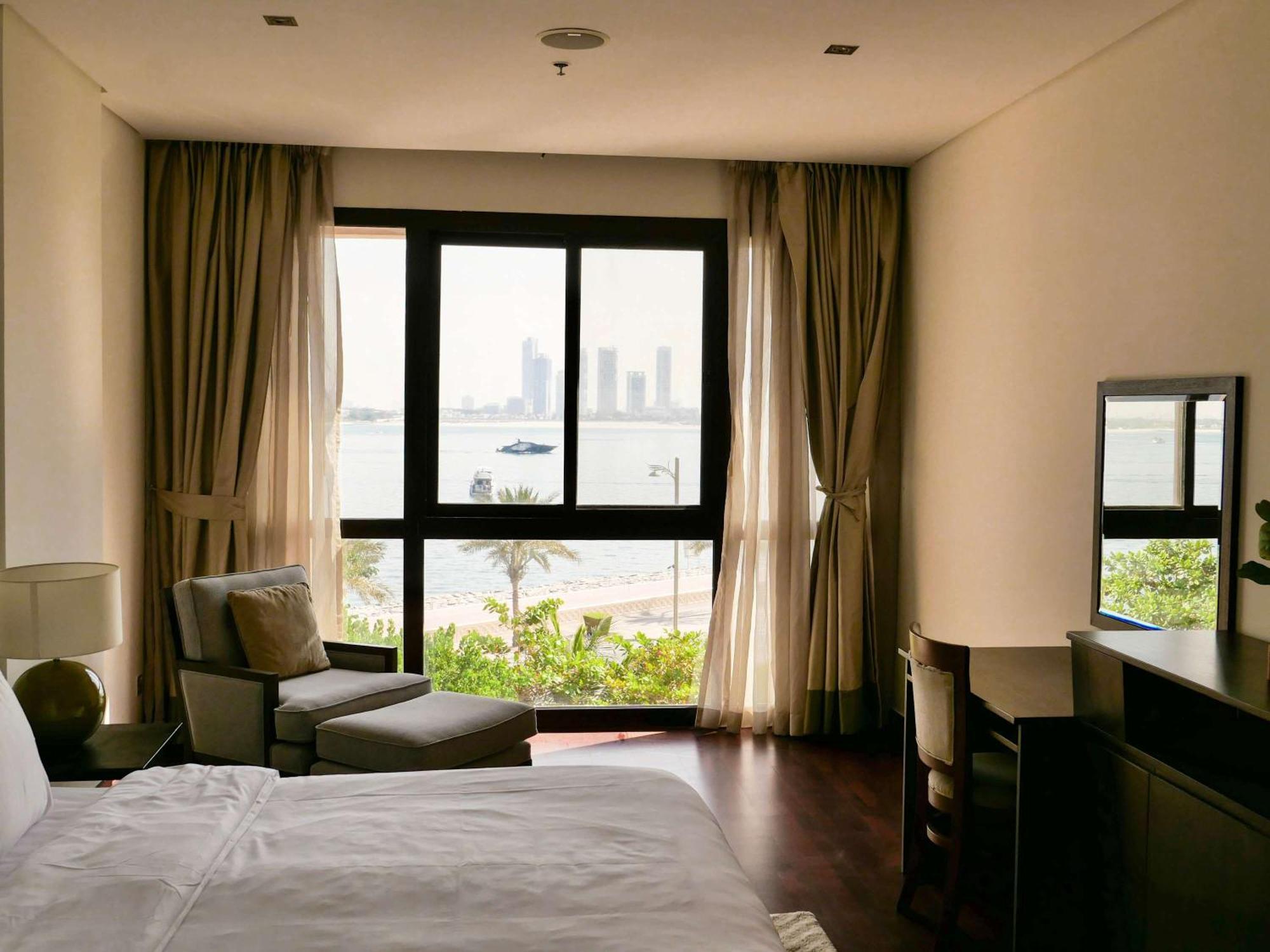 Apartment Waterfront 2br With Sea Views Dubai