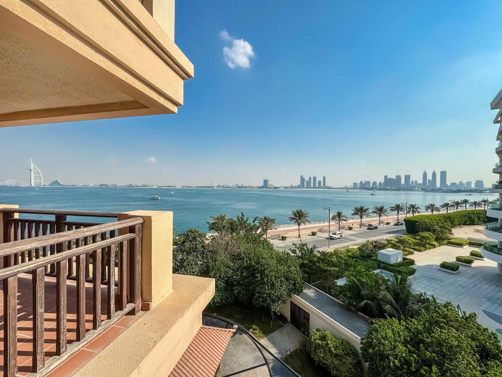 Waterfront 2br With Sea Views * Dubai
