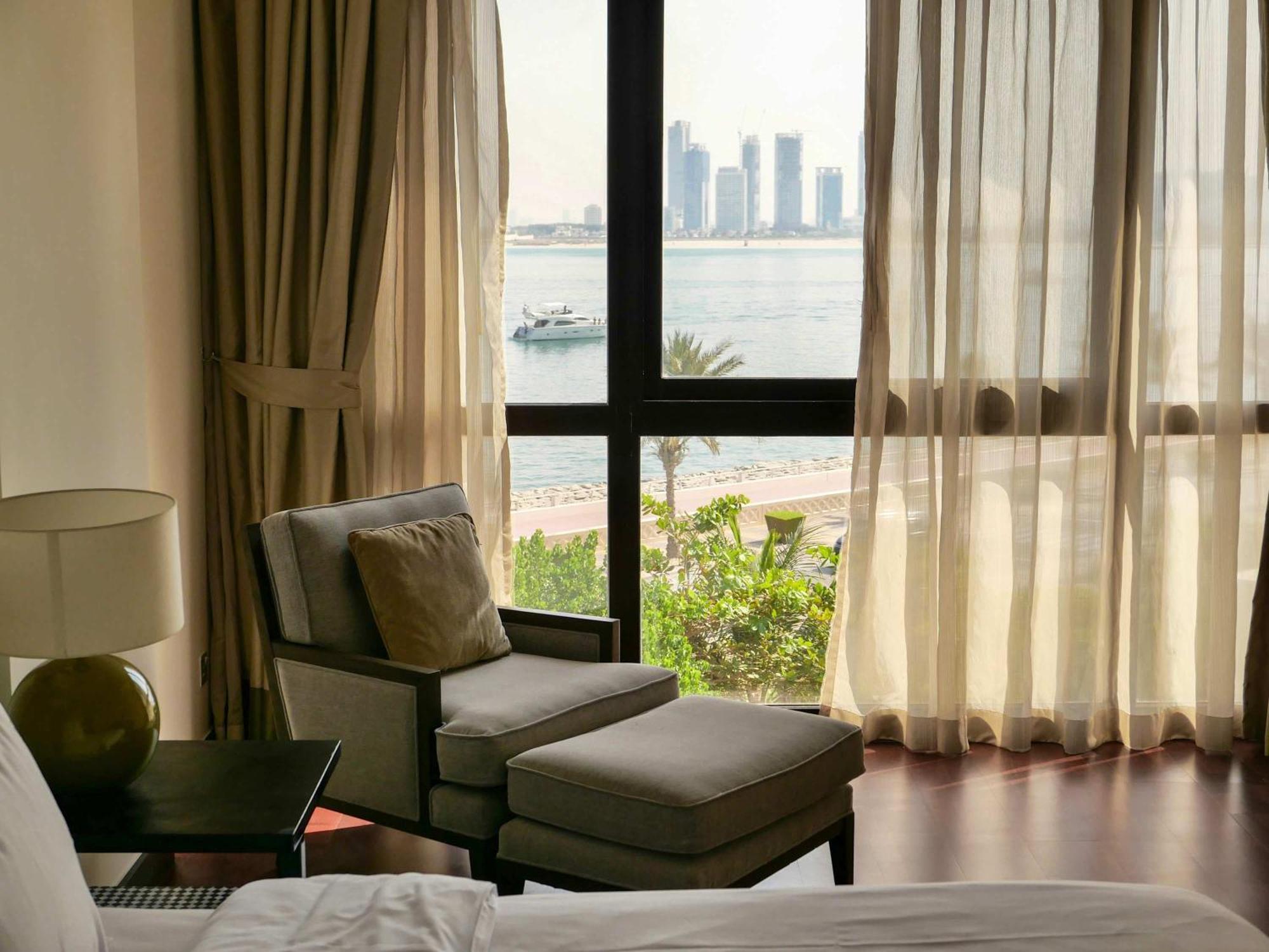 Apartment Waterfront 2br With Sea Views