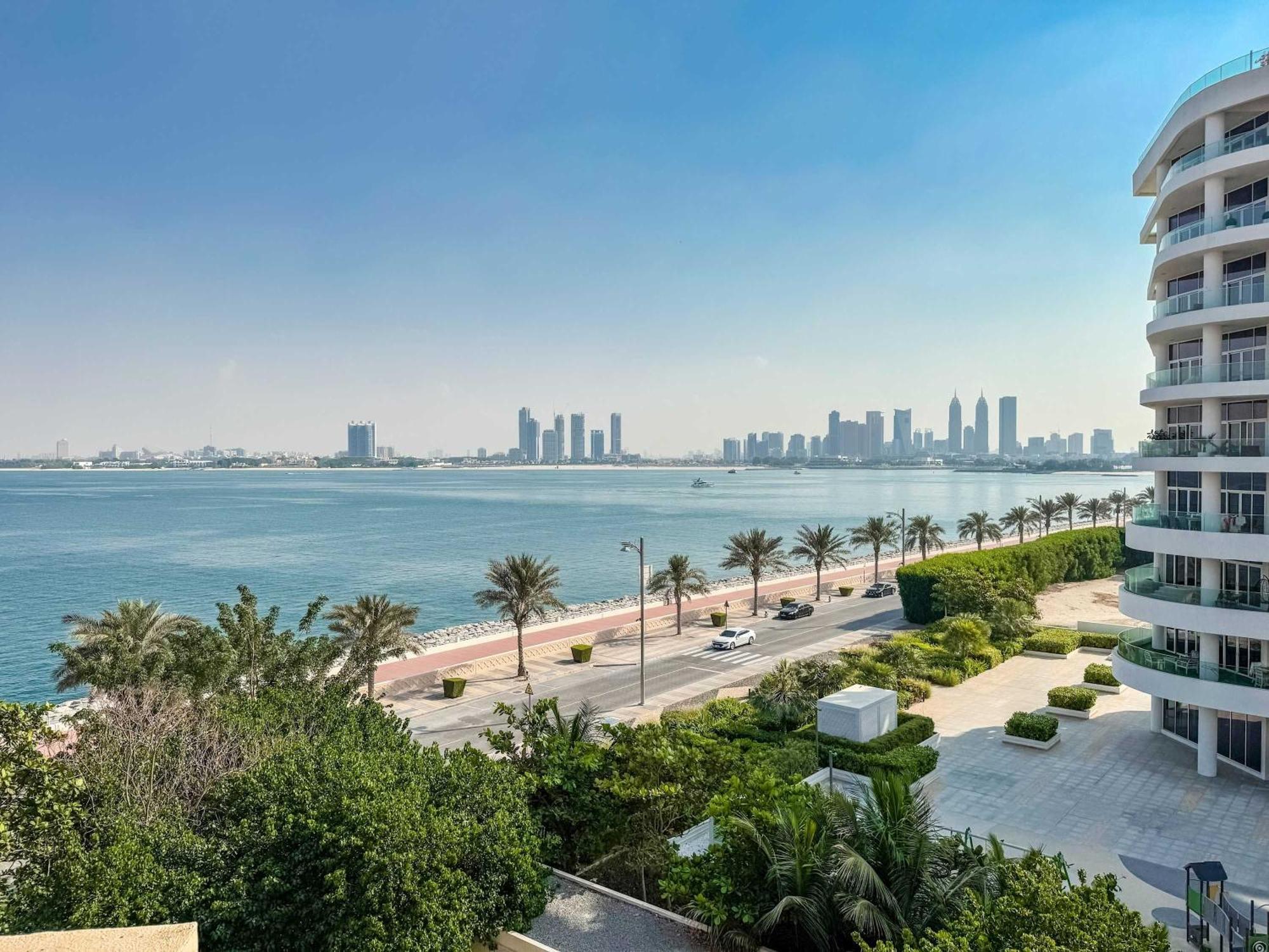 Waterfront 2br With Sea Views Apartment Dubai