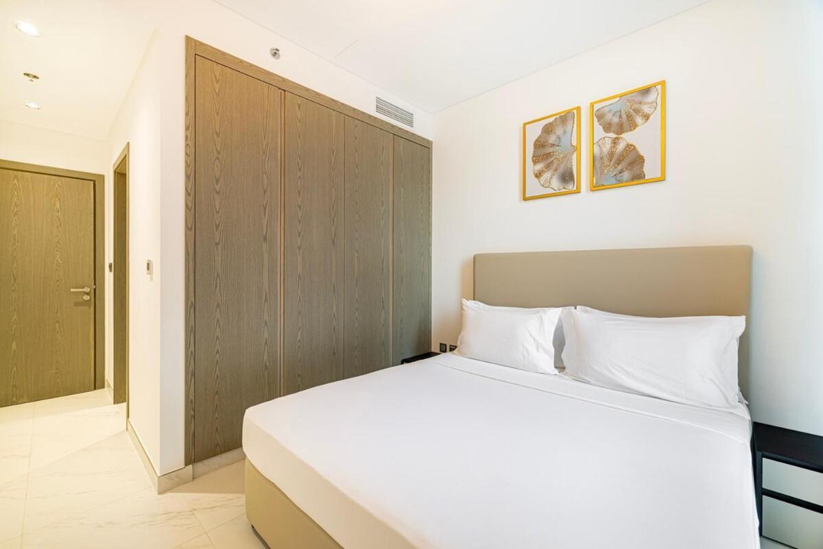 Two Bedroom At Mbr With Burj Khalifa View *