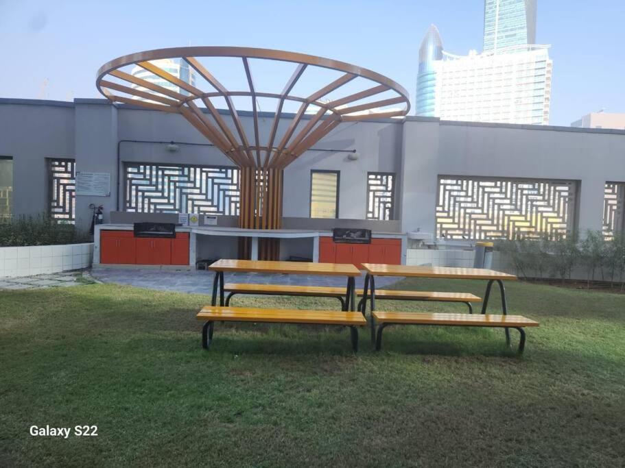 Entire 1 Bedroom With Swimming Pool Andjaccuzi In Business Bay, Heart Of *