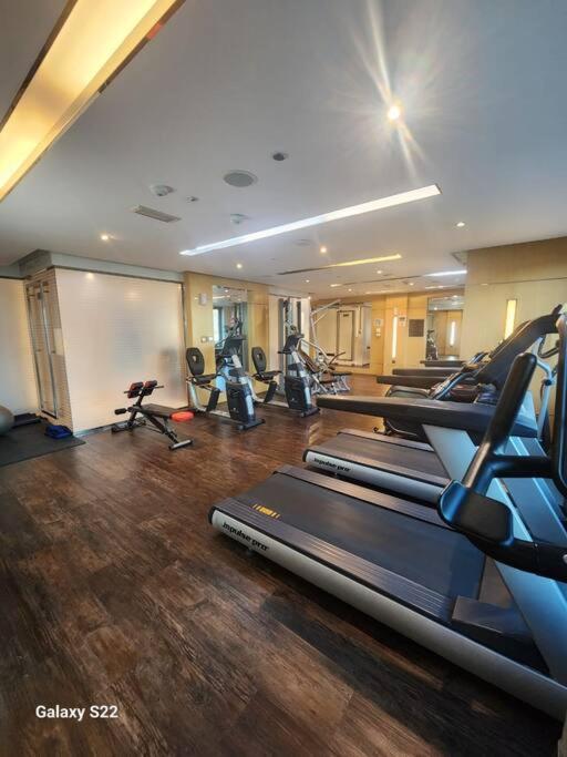 Entire 1 Bedroom With Swimming Pool Andjaccuzi In Business Bay, Heart Of * Dubai