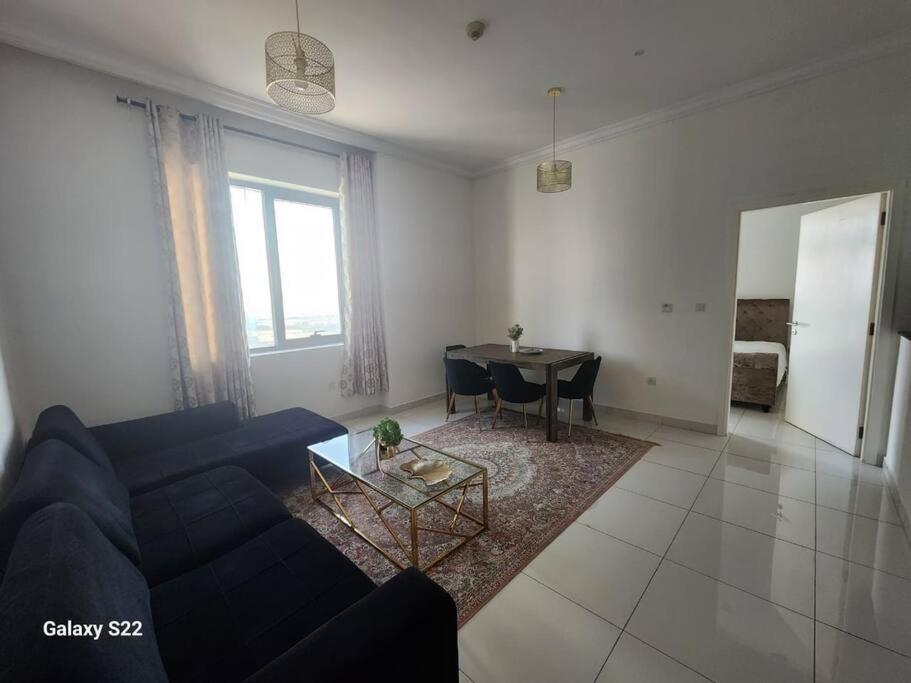 Entire 1 Bedroom With Swimming Pool Andjaccuzi In Business Bay, Heart Of