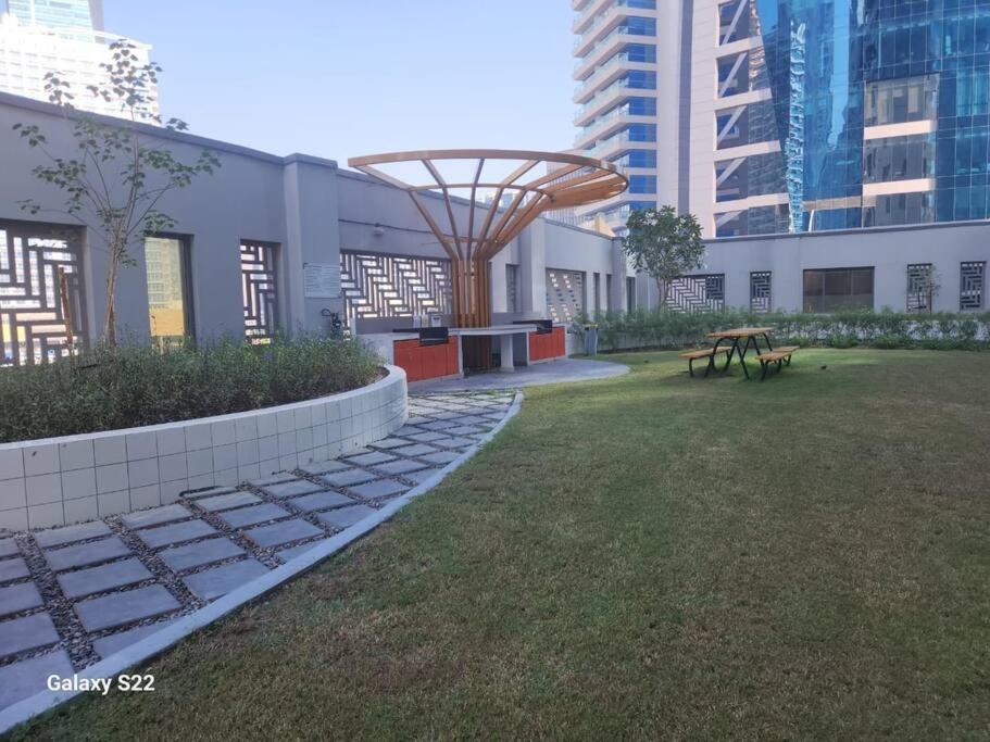 Apartment Entire 1 Bedroom With Swimming Pool Andjaccuzi In Business Bay, Heart Of *