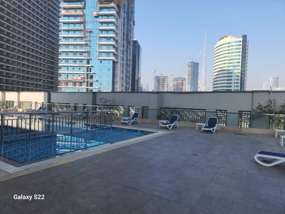 Entire 1 Bedroom With Swimming Pool Andjaccuzi In Business Bay, Heart Of Apartment Dubai