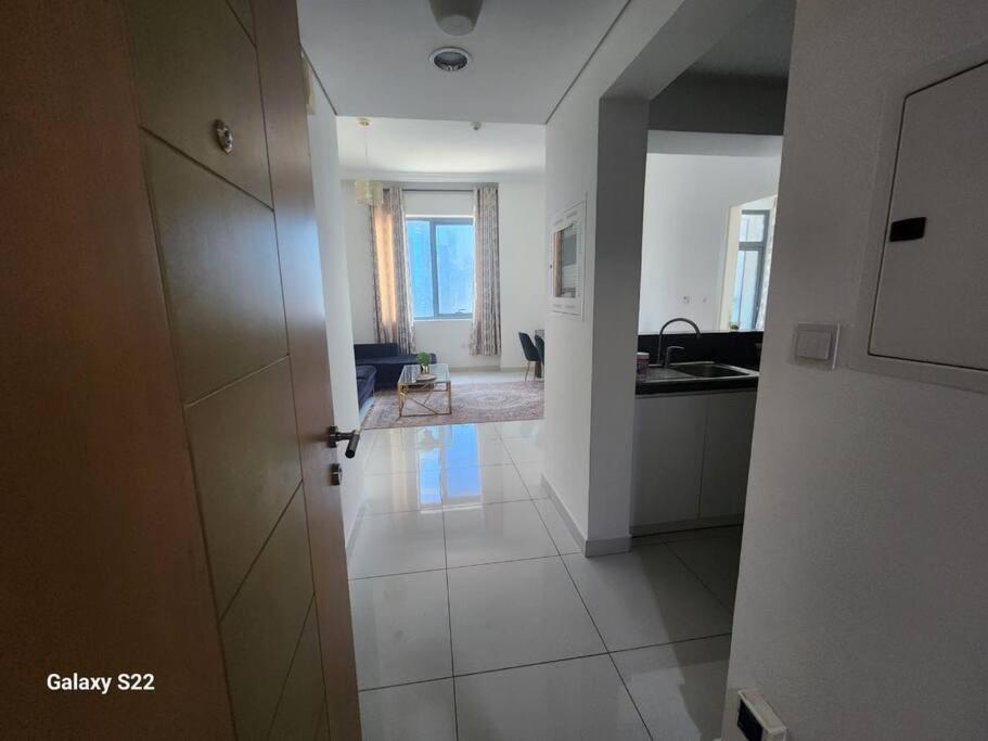 Apartment Entire 1 Bedroom With Swimming Pool Andjaccuzi In Business Bay, Heart Of Dubai