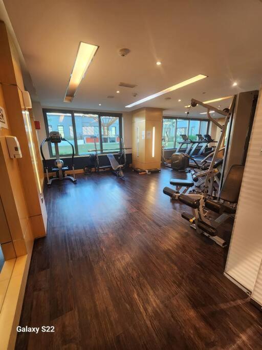 Entire 1 Bedroom With Swimming Pool Andjaccuzi In Business Bay, Heart Of *