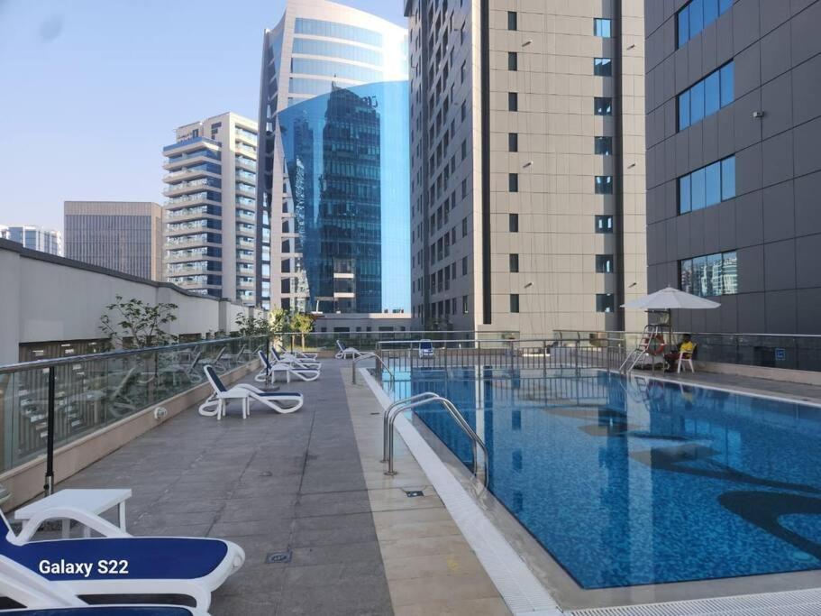 Entire 1 Bedroom With Swimming Pool Andjaccuzi In Business Bay, Heart Of * Dubai