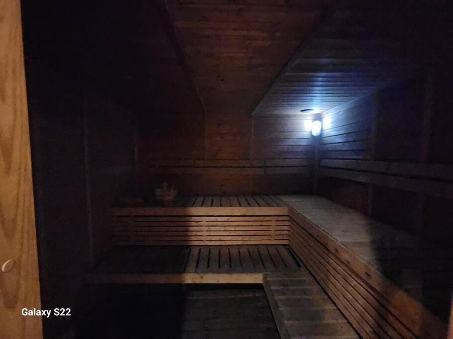 Entire 1 Bedroom With Swimming Pool Andjaccuzi In Business Bay, Heart Of Apartment