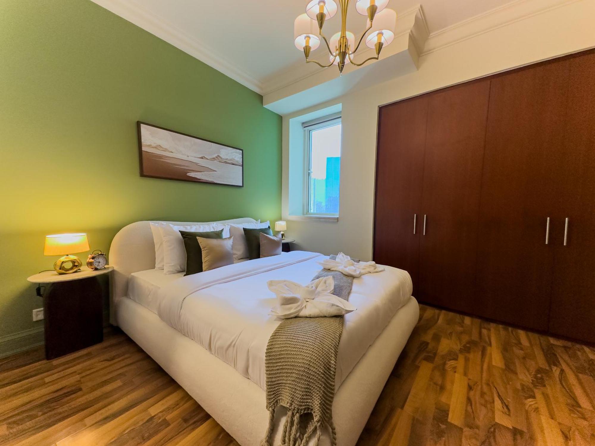 Naseem - Elegant 2br Retreat With Balcony In Marina Apartment