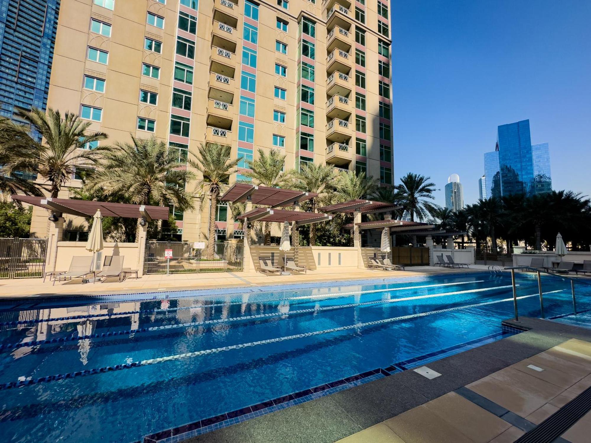 Apartment Naseem - Elegant 2br Retreat With Balcony In Marina