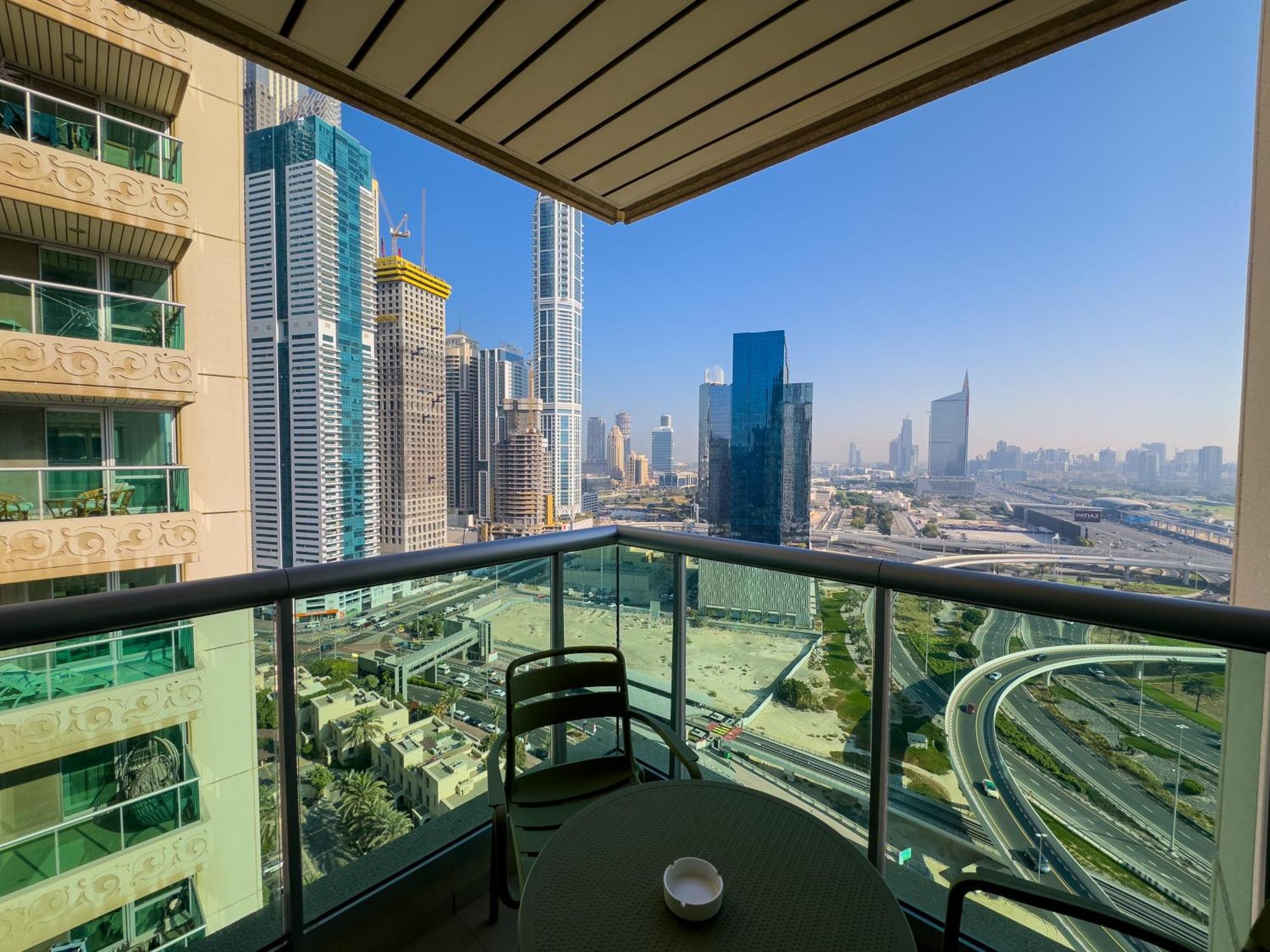 Naseem - Elegant 2br Retreat With Balcony In Marina Apartment *