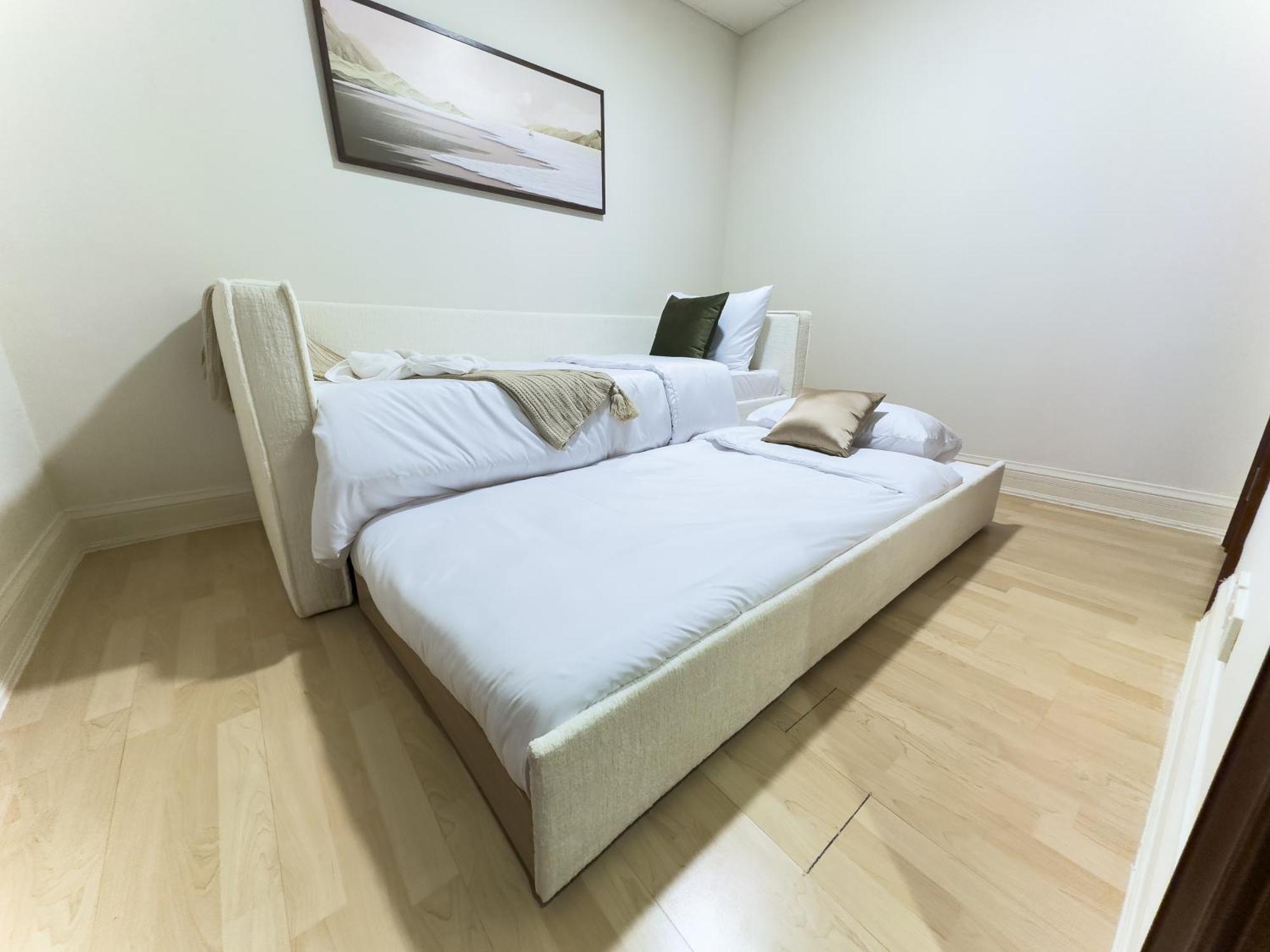 Naseem - Elegant 2br Retreat With Balcony In Marina