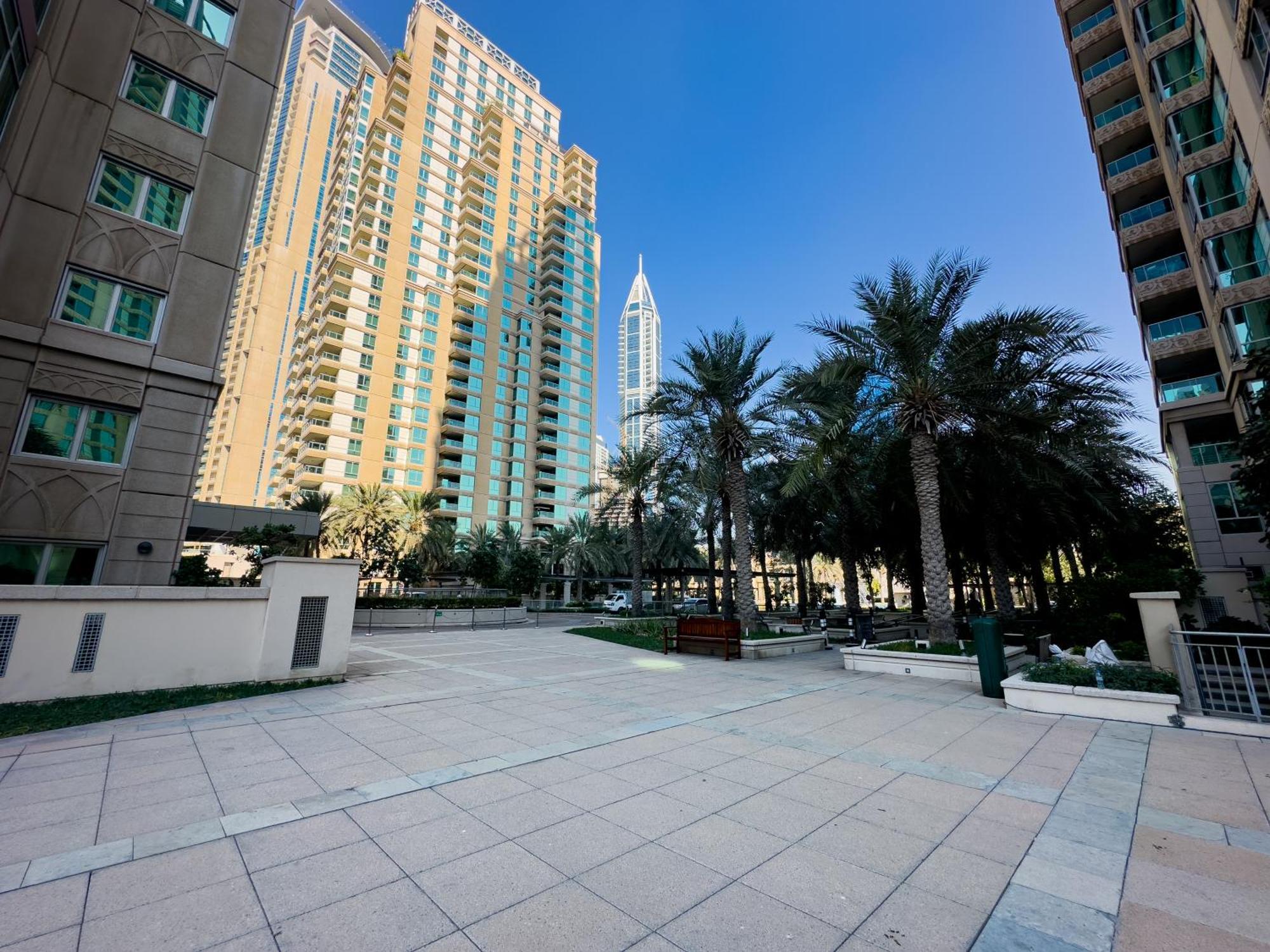 Apartment Naseem - Elegant 2br Retreat With Balcony In Marina