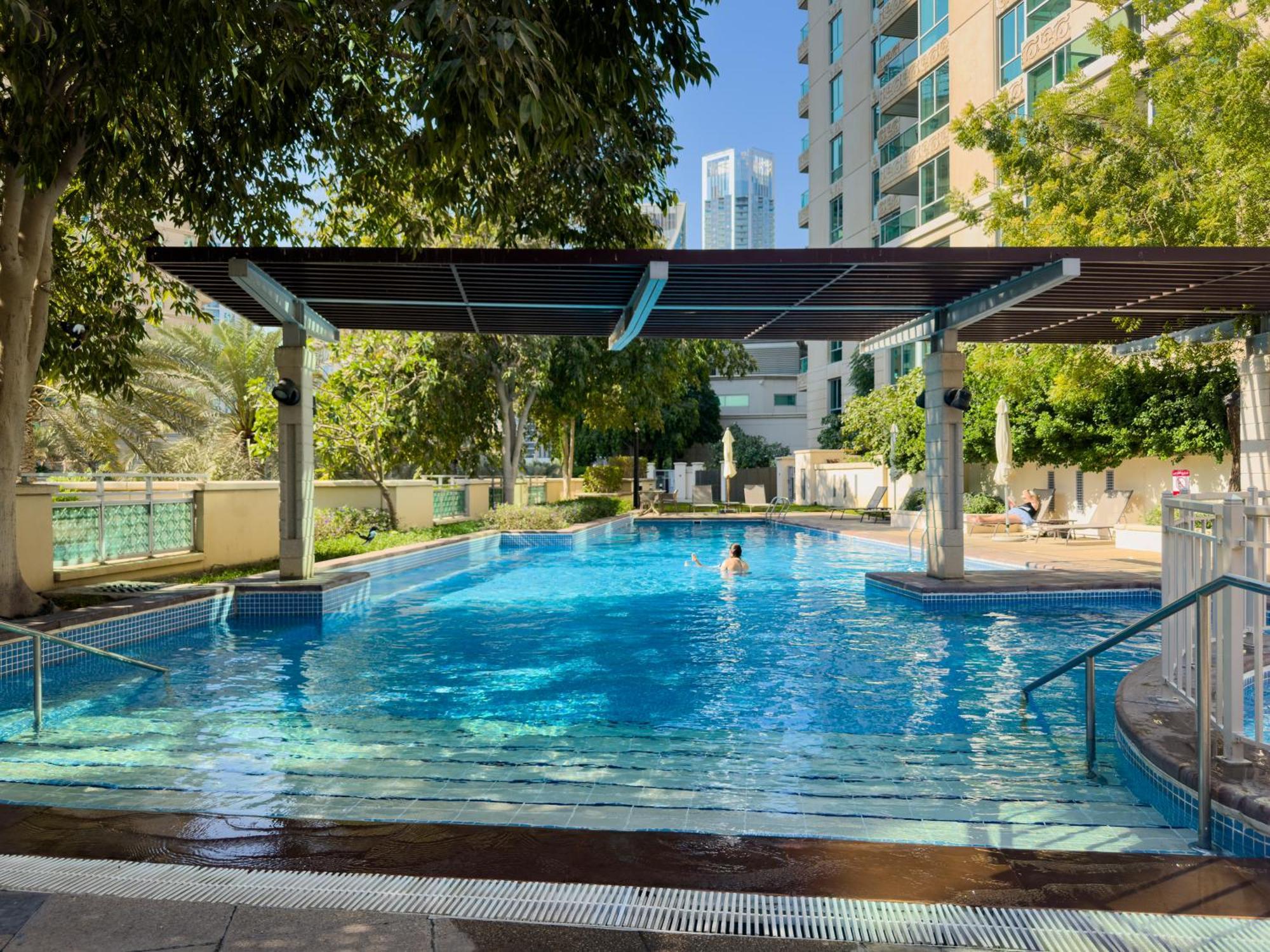 Apartment Naseem - Elegant 2br Retreat With Balcony In Marina *