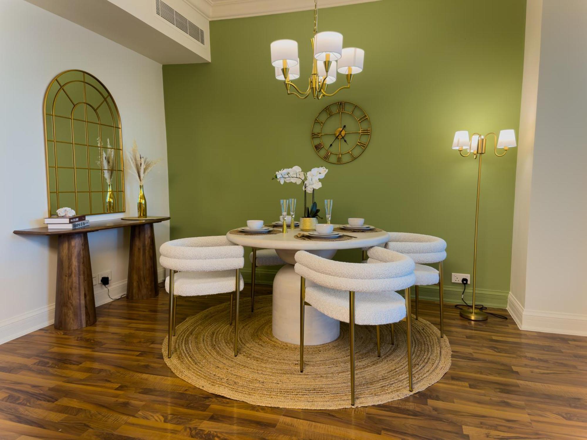 Naseem - Elegant 2br Retreat With Balcony In Marina Dubai