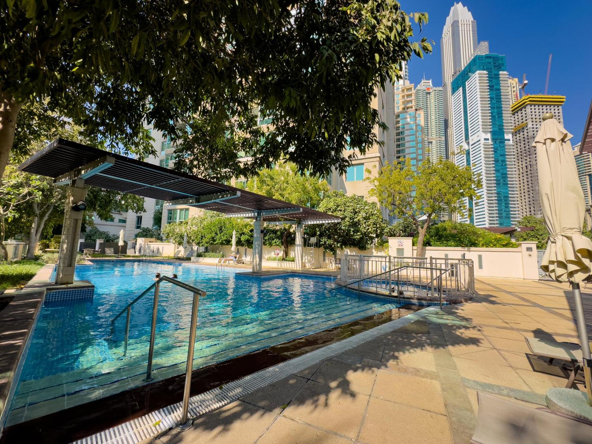 Apartment Naseem - Elegant 2br Retreat With Balcony In Marina Dubai