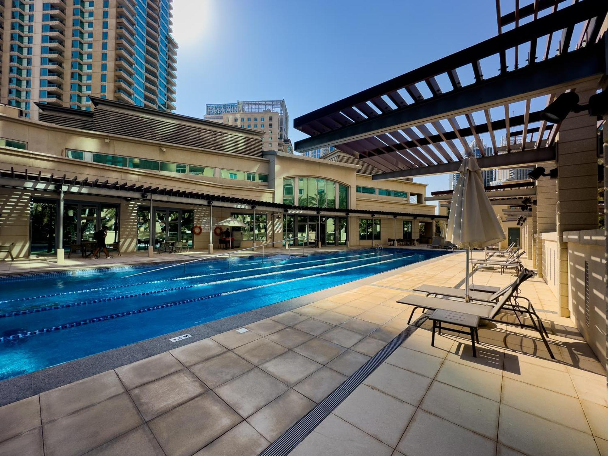 Naseem - Elegant 2br Retreat With Balcony In Marina *