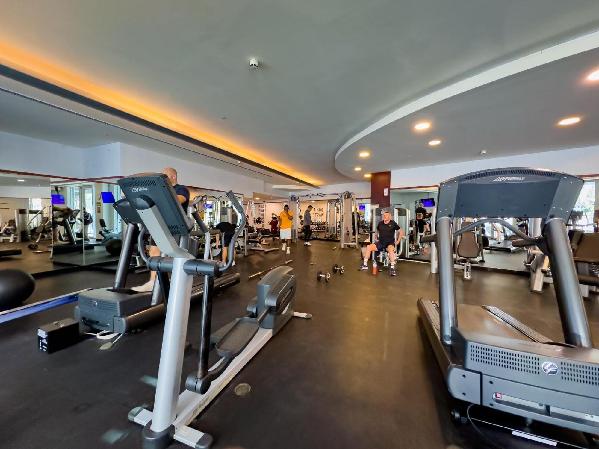 Naseem - Elegant 2br Retreat With Balcony In Marina