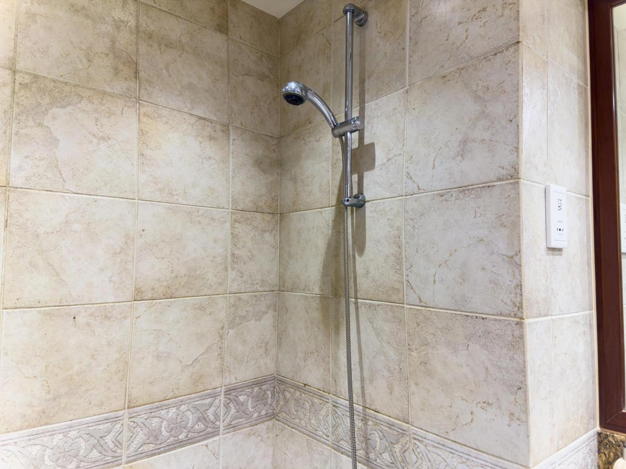 Naseem - Elegant 2br Retreat With Balcony In Marina *
