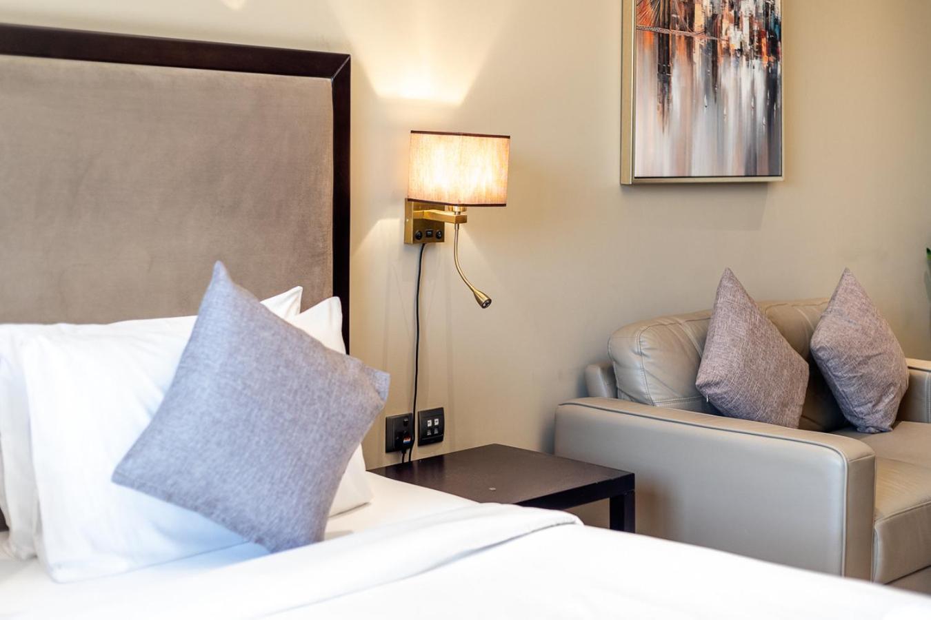 Serene In Elite Downtown - Allsopp & Allsopp Apartment