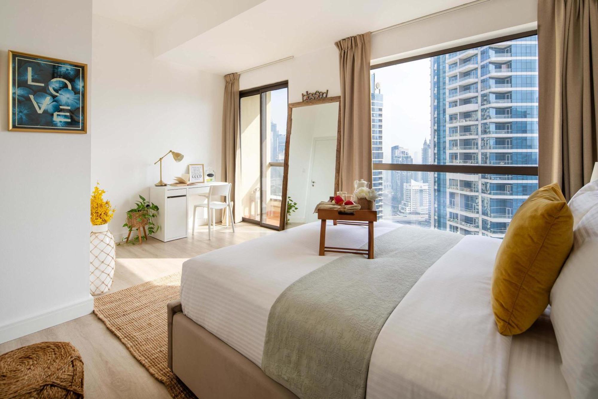 Frank Porter - Bahar 6 Apartment Dubai