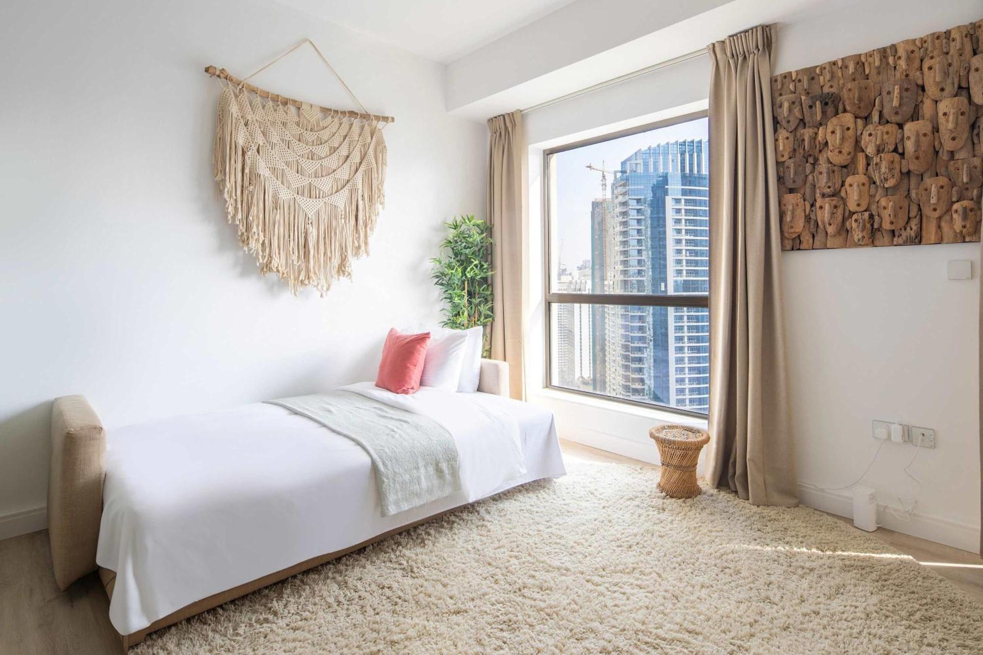 Frank Porter - Bahar 6 Dubai