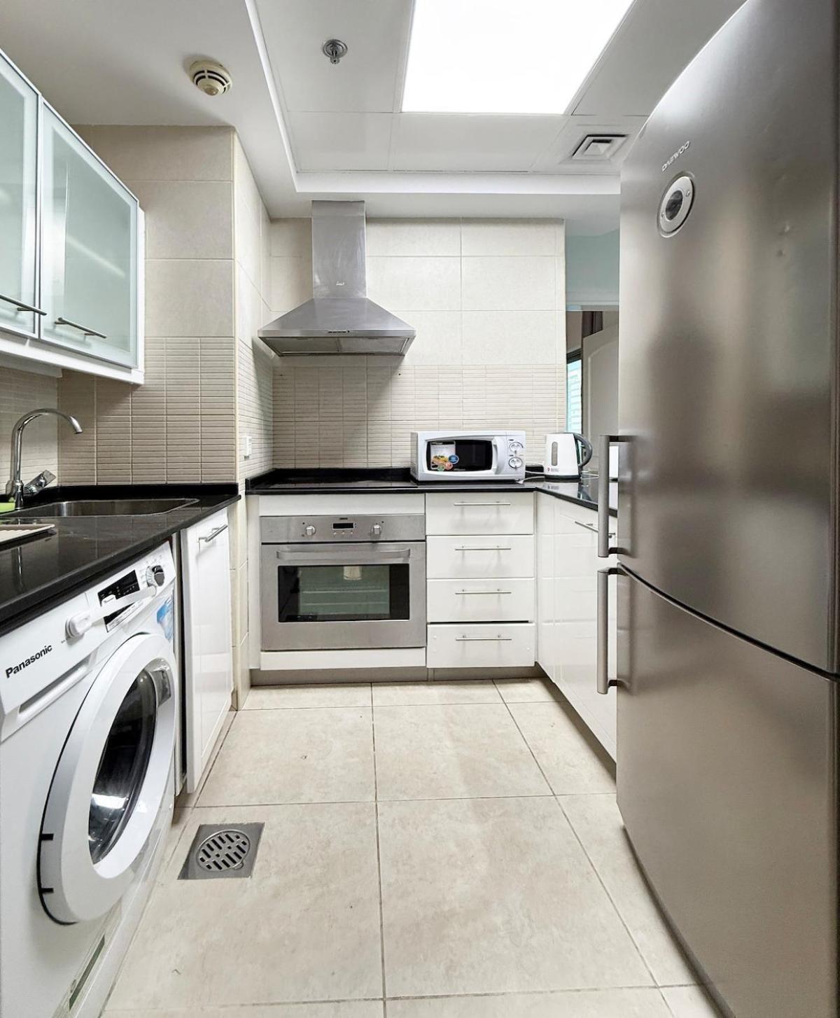 One Bedroom Near And Metro In Marina Z1011 Apartment Dubai