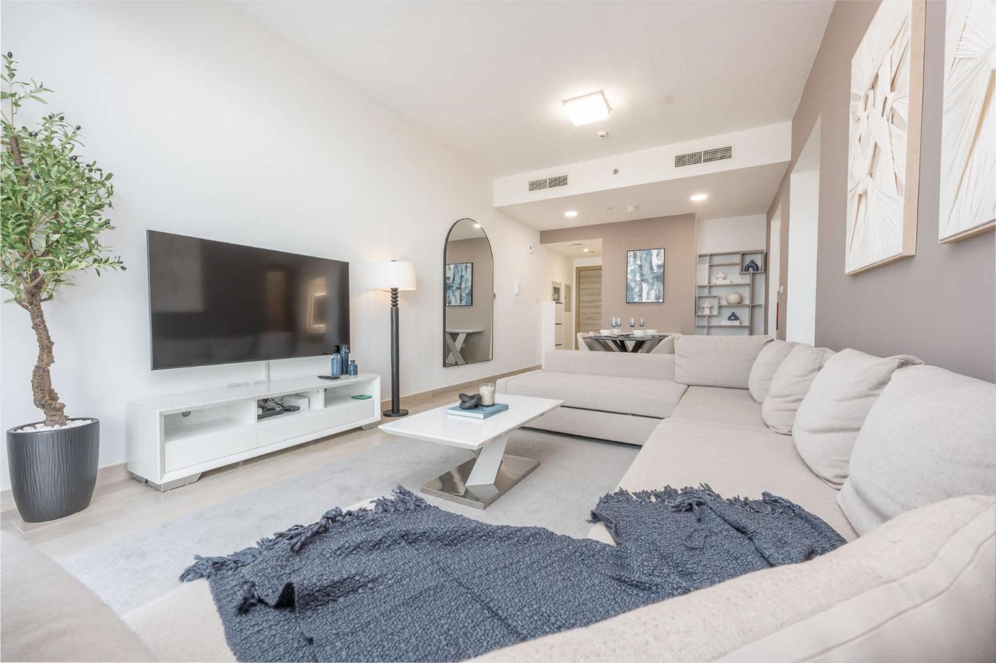 Sophisticated 1 Bedroom In Bloom Tower B Dubai
