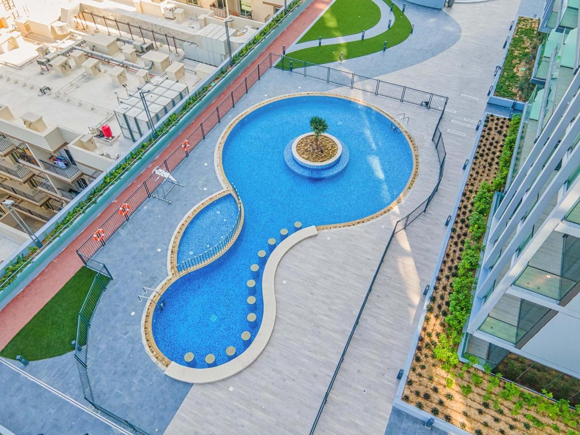 Apartment Sophisticated 1 Bedroom In Bloom Tower B Dubai