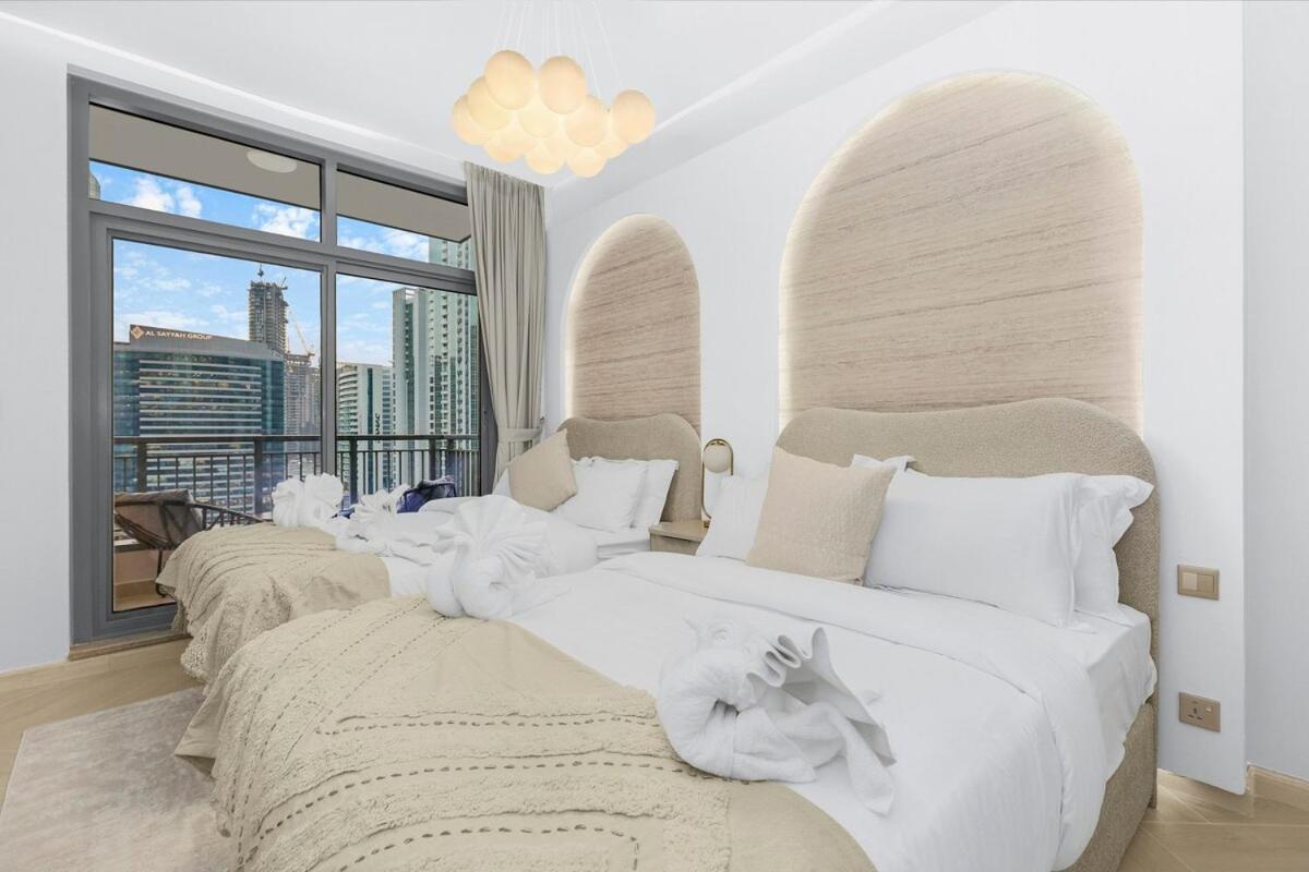 First Class 2br Downtown Lively Getaway Apartment *