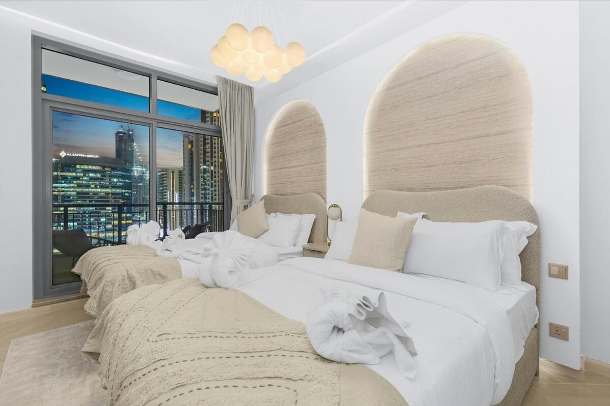 Apartment First Class 2br Downtown Lively Getaway
