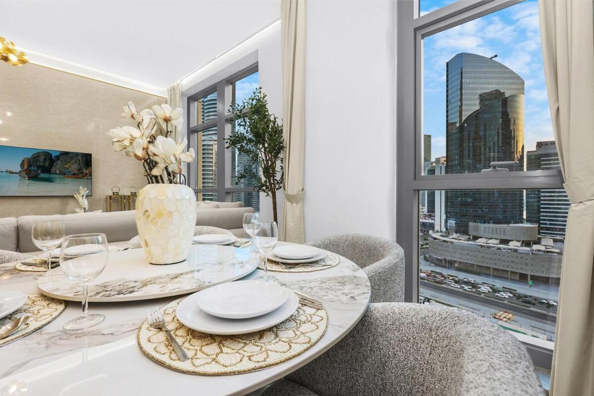 First Class 2br Downtown Lively Getaway Apartment