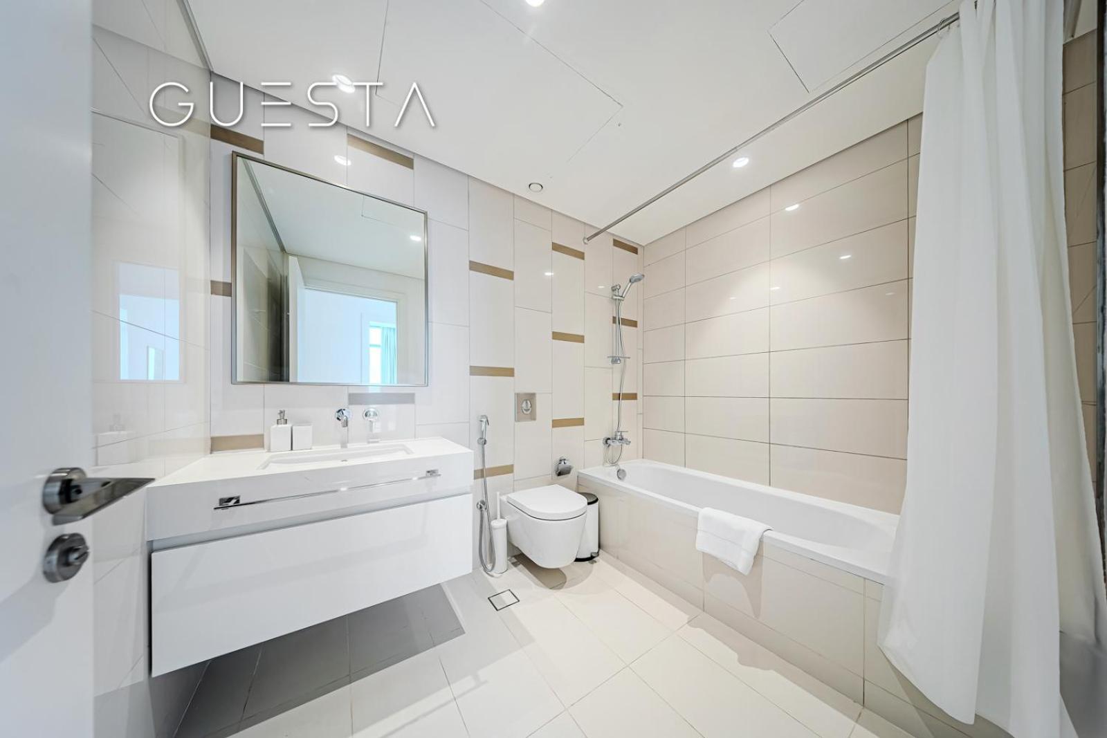 Emaar Beachfront - Vista Tower, Marina Apartment Dubai