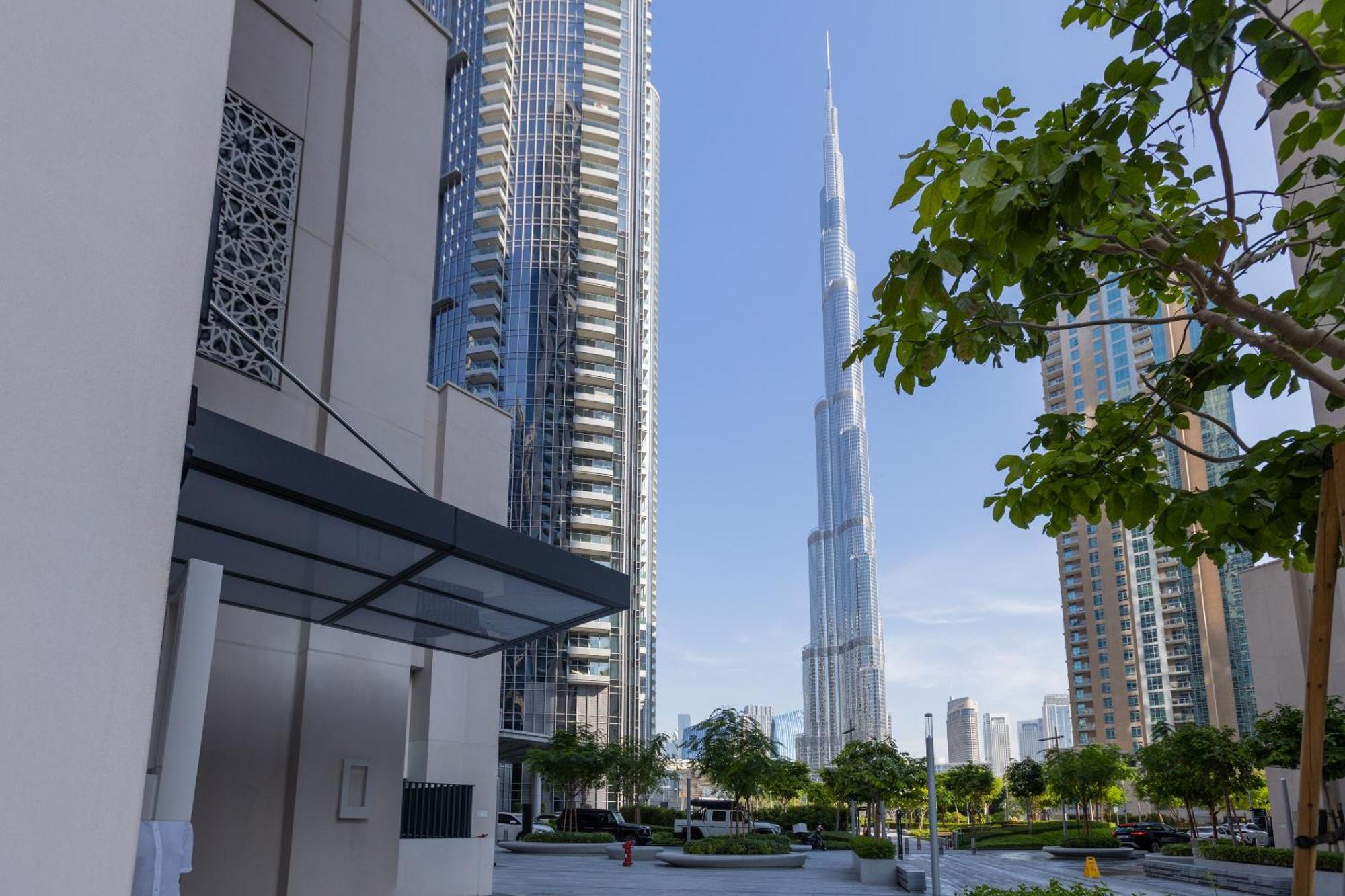 Steps To Mall & Burj, Ideal In Downtown Apartment *