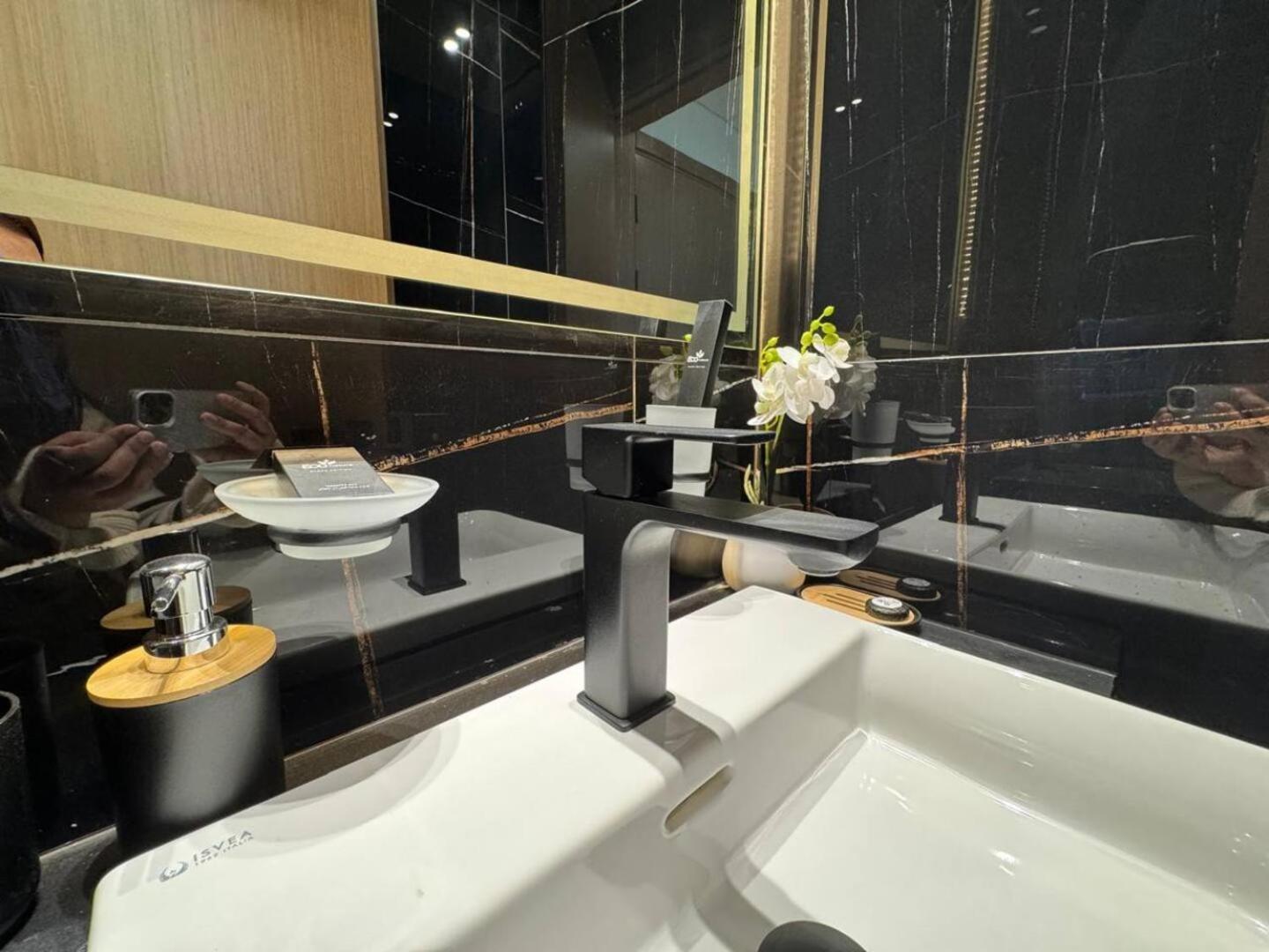 Apartment Chic & Modern 1br In Jvc With Full Amenities Dubai