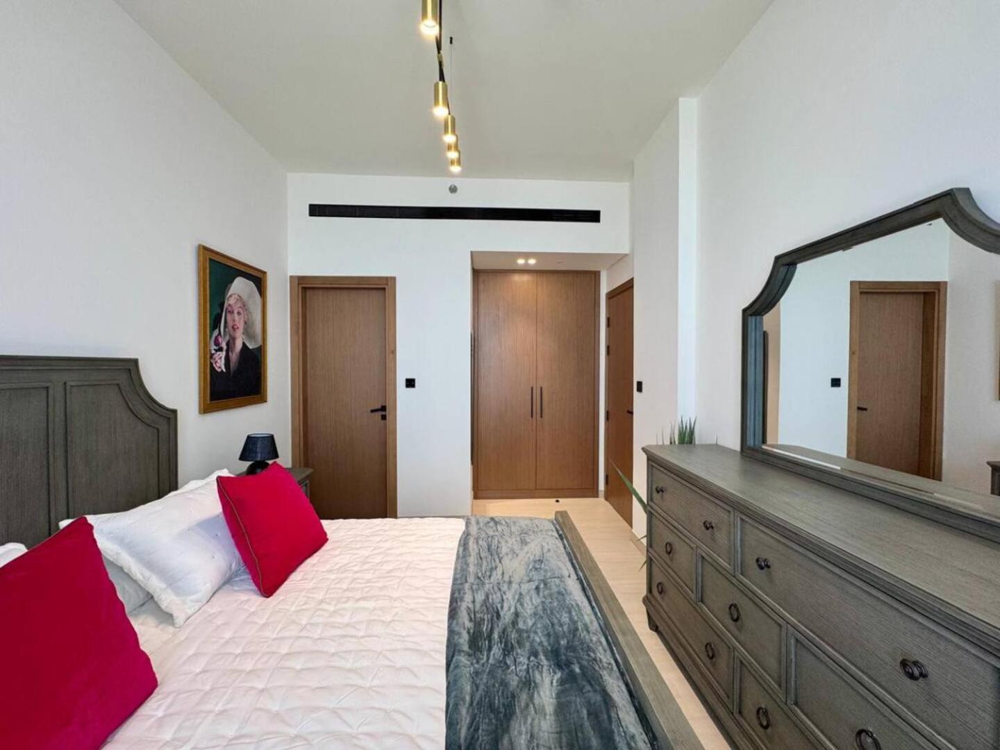 Chic & Modern 1br In Jvc With Full Amenities Dubai