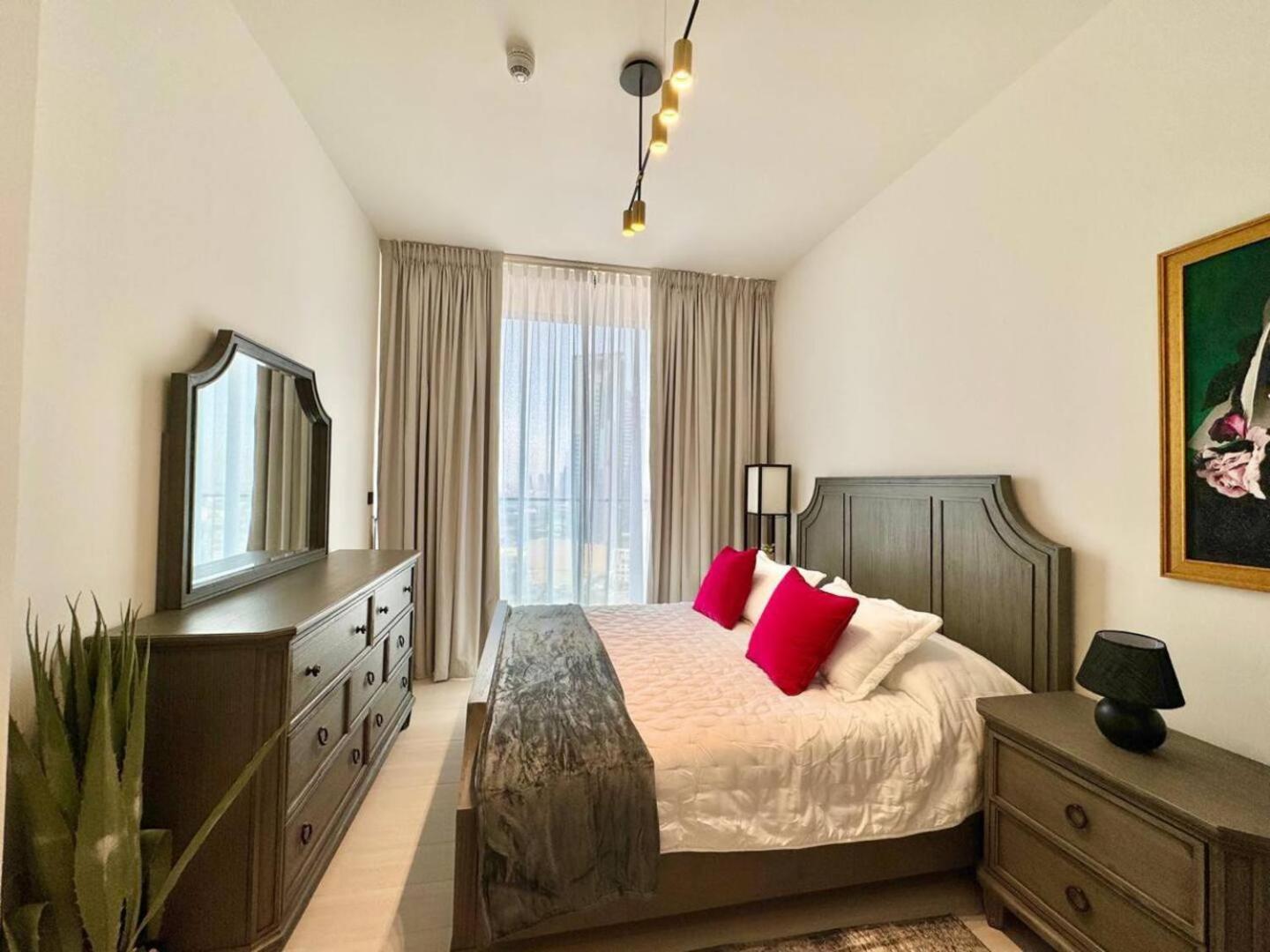 Chic & Modern 1br In Jvc With Full Amenities *