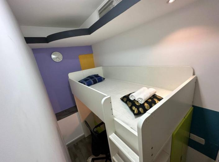 Homestay Loft In Al Barsha 1 Near Moe Metro *