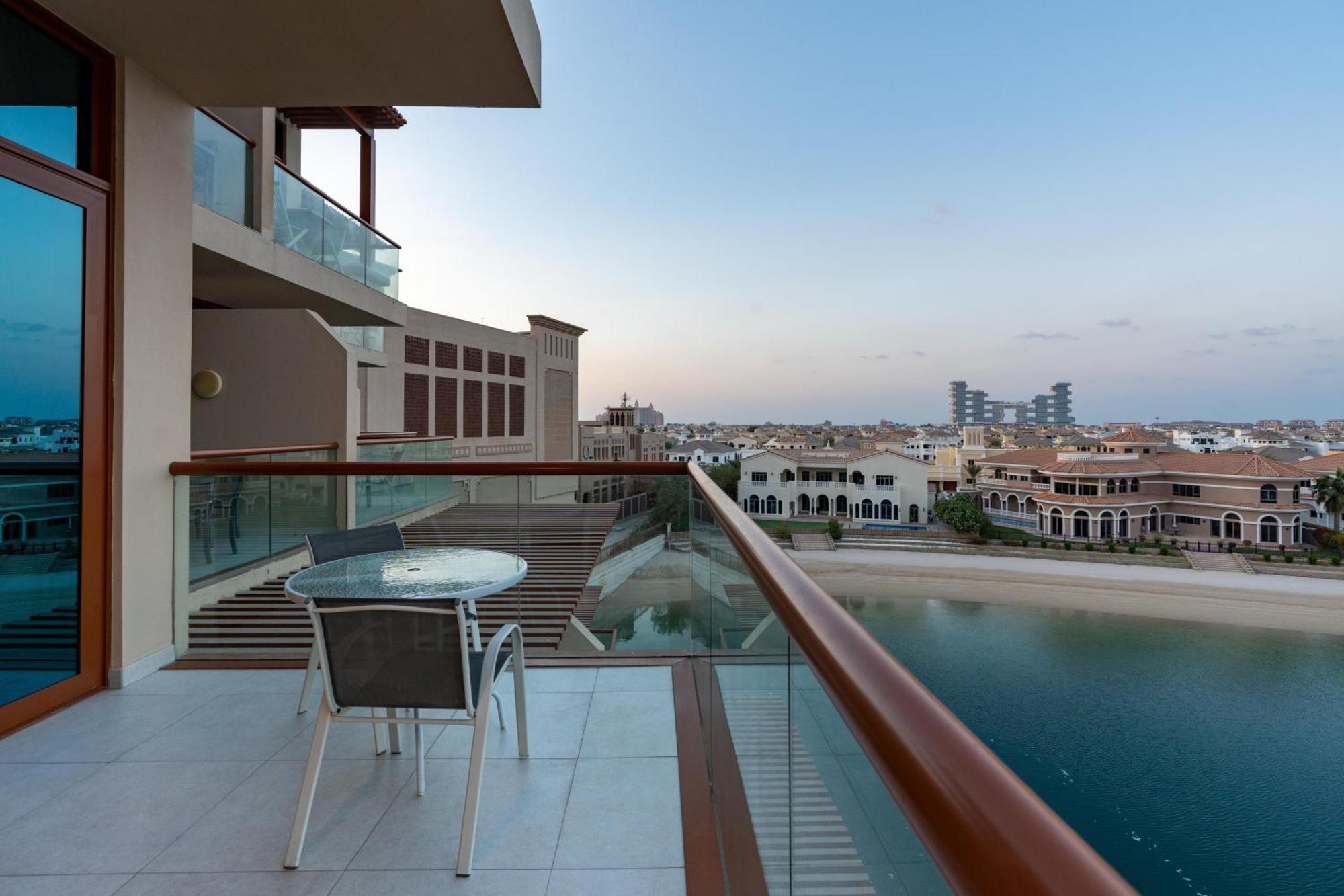 Deluxe Serene Views In Palm Jumeirah Apartment
