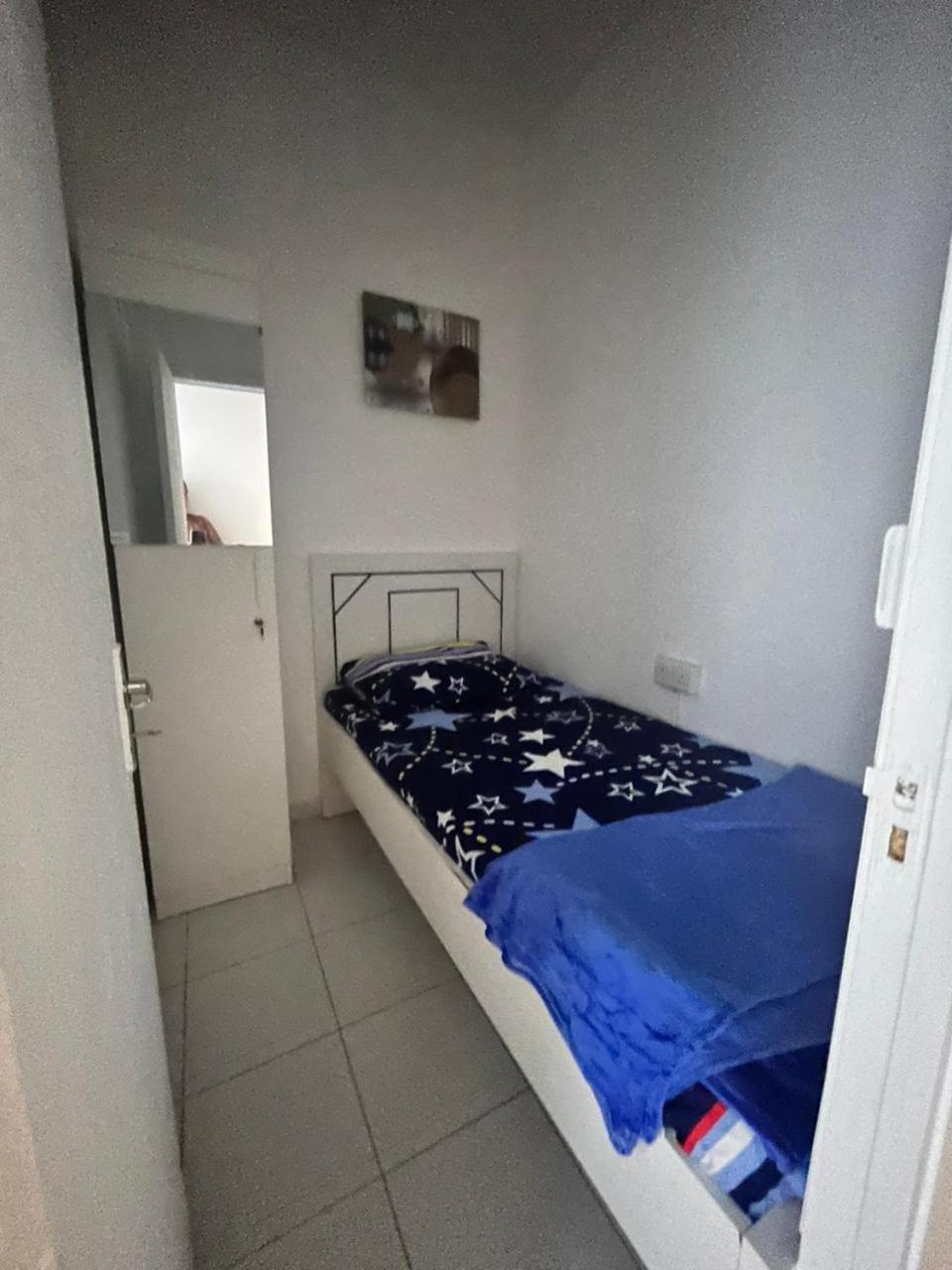 Brand New Unisex Single Partition In Center Of Bur Dubai