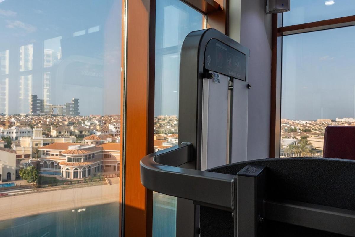 Deluxe Serene Views In Palm Jumeirah Apartment *