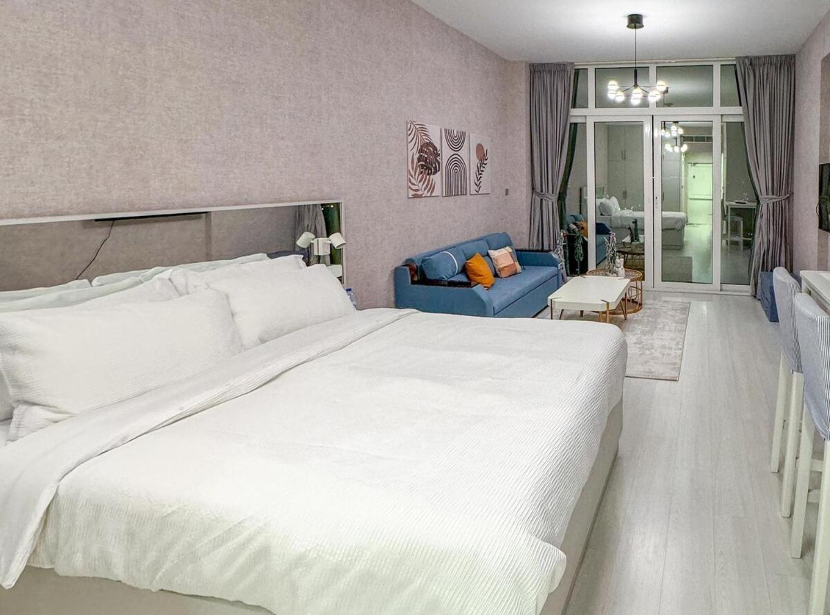 Apartment Deluxe Serene Views In Palm Jumeirah Dubai