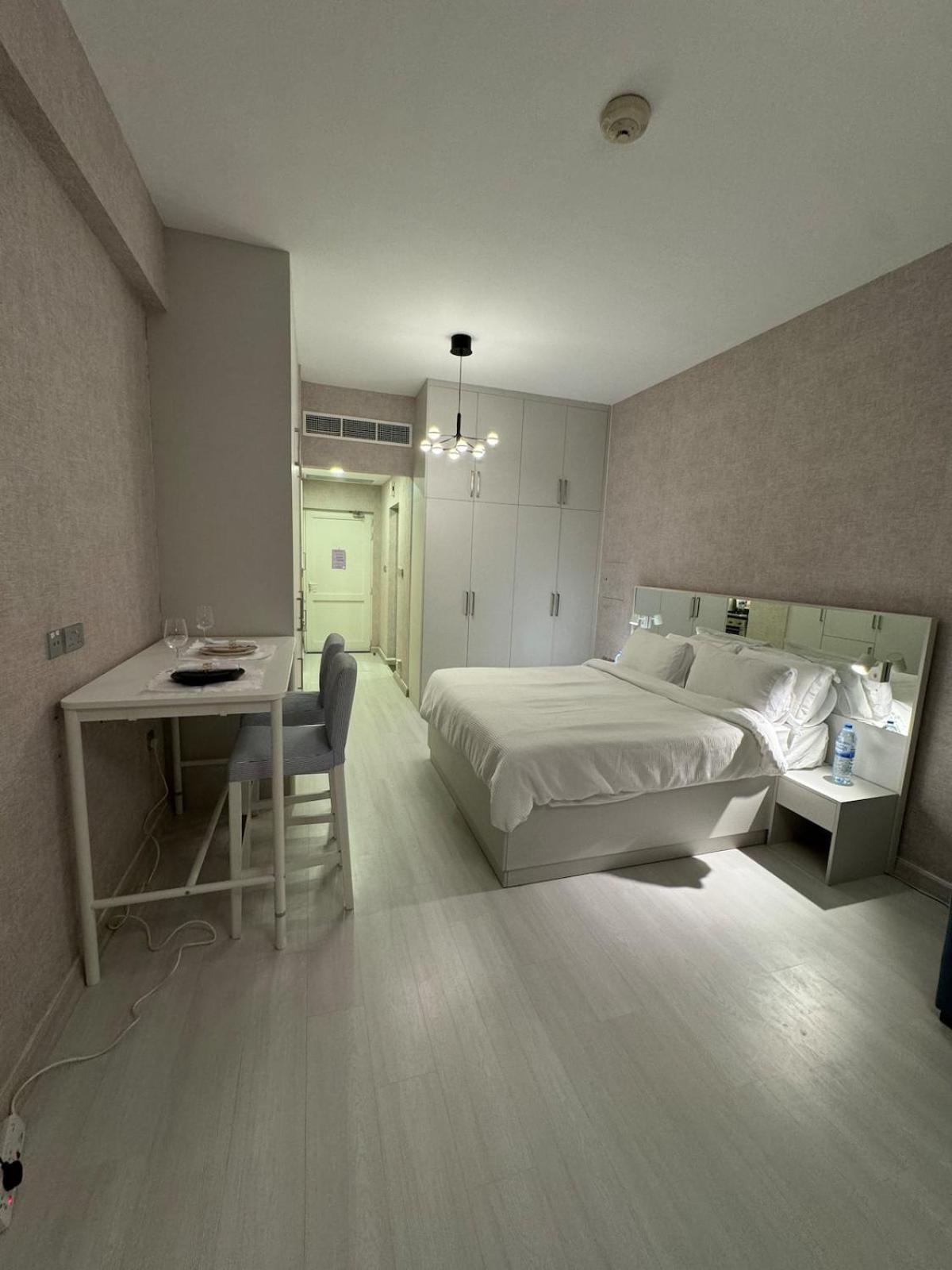 Deluxe Serene Views In Palm Jumeirah Apartment Dubai