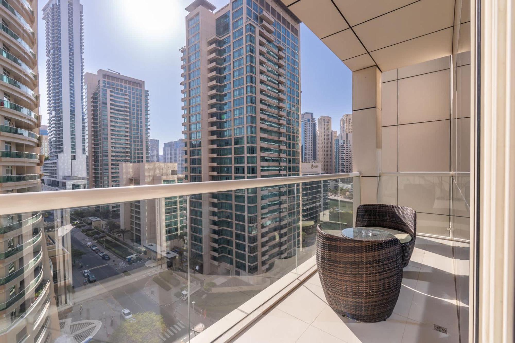 Cozy 1-bedroom At West Avenue Tower Near Marina Daire *