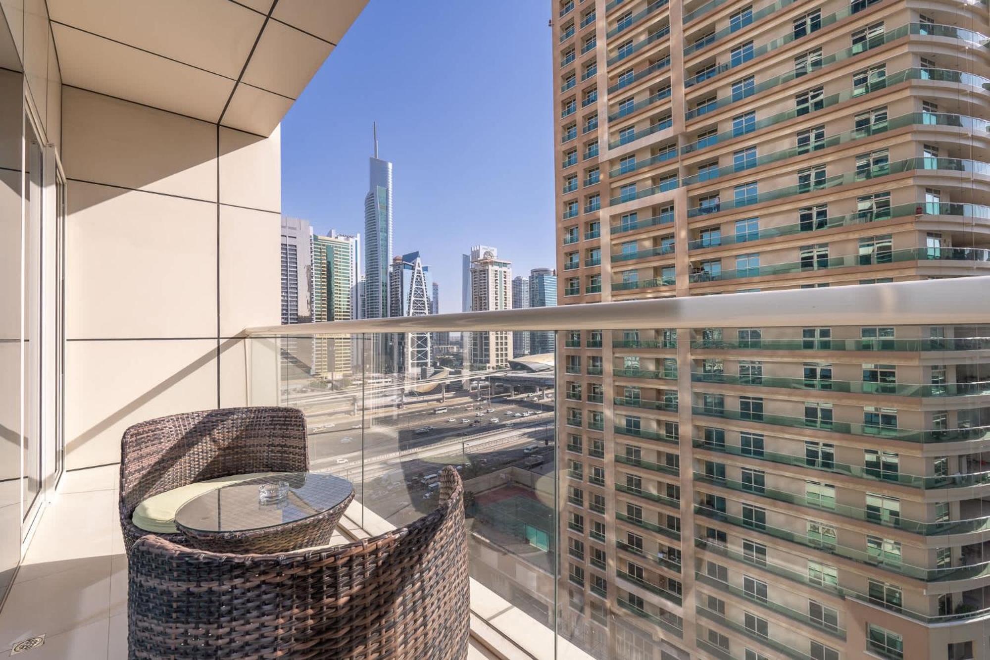 Cozy 1-bedroom At West Avenue Tower Near Marina Dubai
