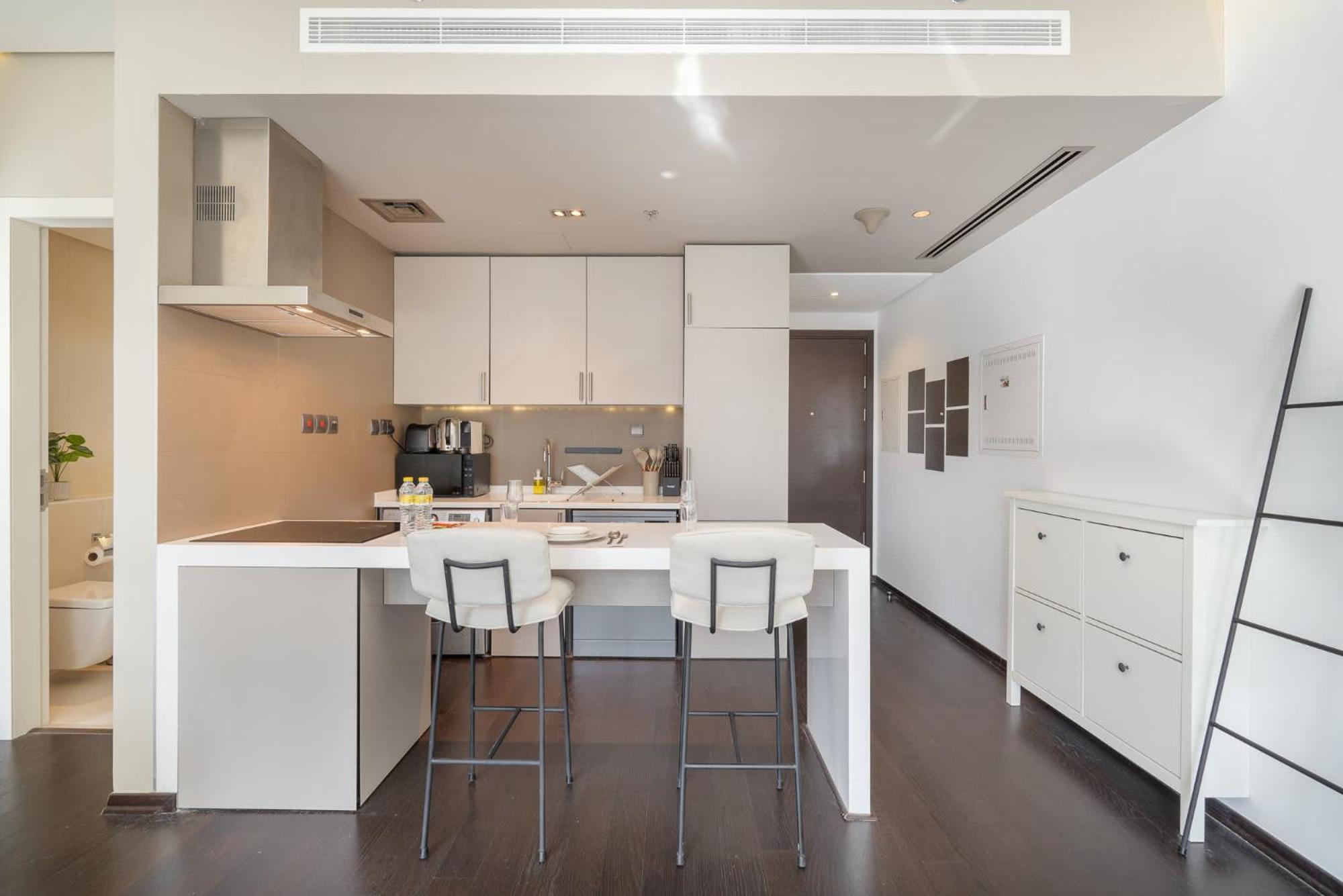 Cozy 1-bedroom At West Avenue Tower Near Marina Daire *