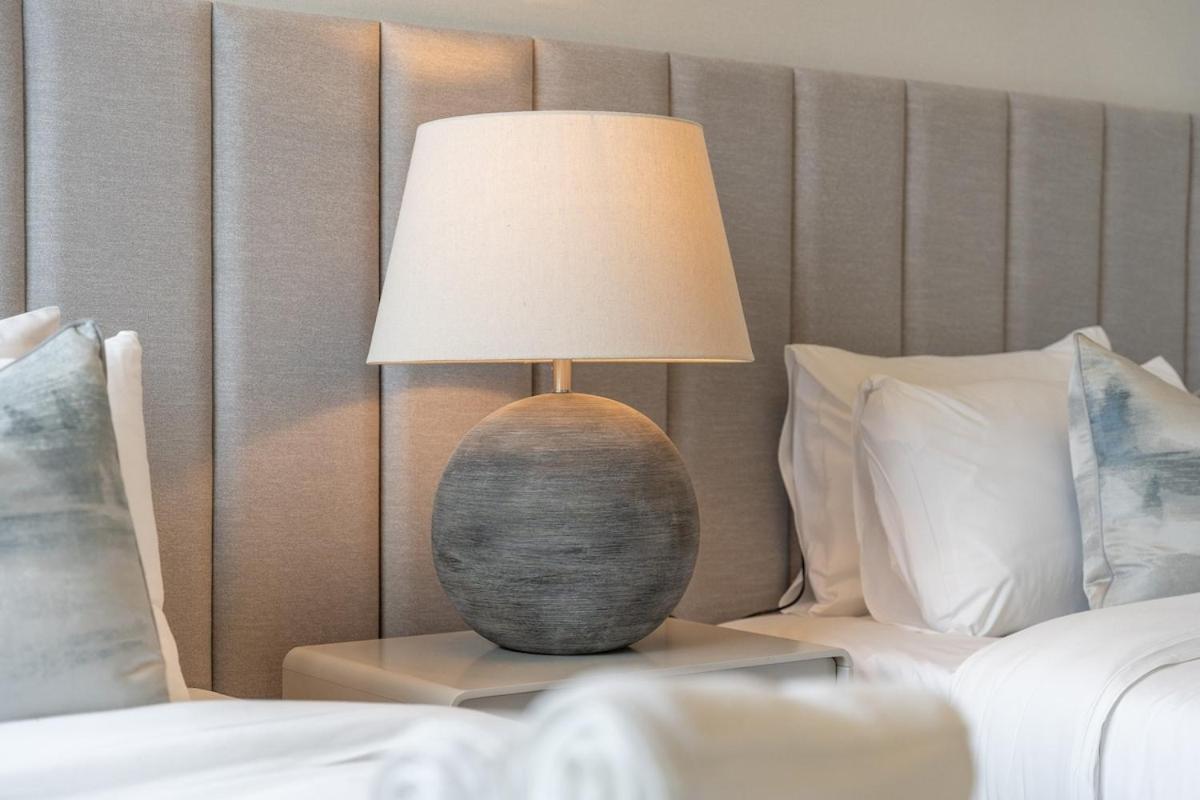 Apartment Luxurious 3-bedroom In Downtown Near Burj Khalifa In Mall *